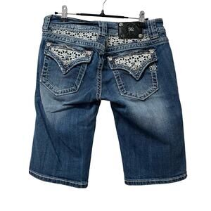 Miss Me Womens Bermuda Denim Embroidered Shorts Size‎ 29 Mid Rise Medium Wash